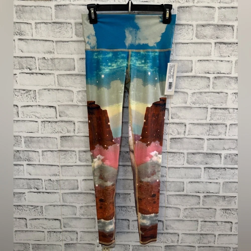 TEEKI Unicorn Wrangler Hot Pants Leggings Size Small ~NWT Made In USA - Picture 2 of 5